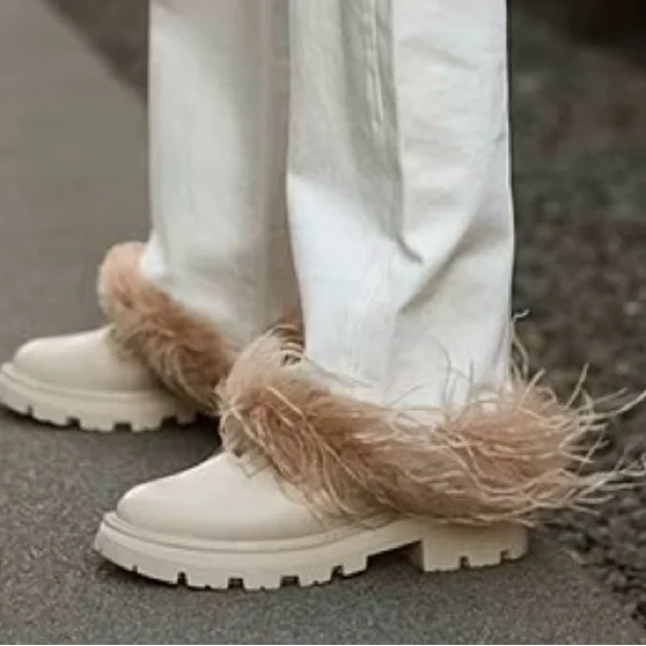 Gianni Bini Denim Straight Leg Egyptian Feather Detail Jeans White/Tan Feather - Picture 6 of 8